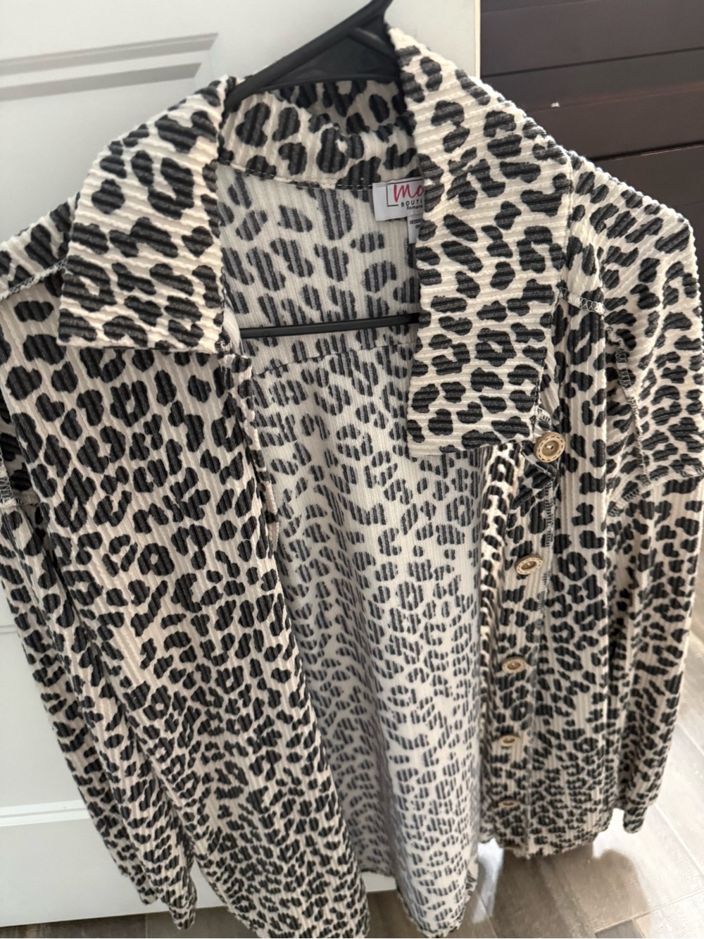 Women's Black & Cream Leopard Print Button-Up Jacket